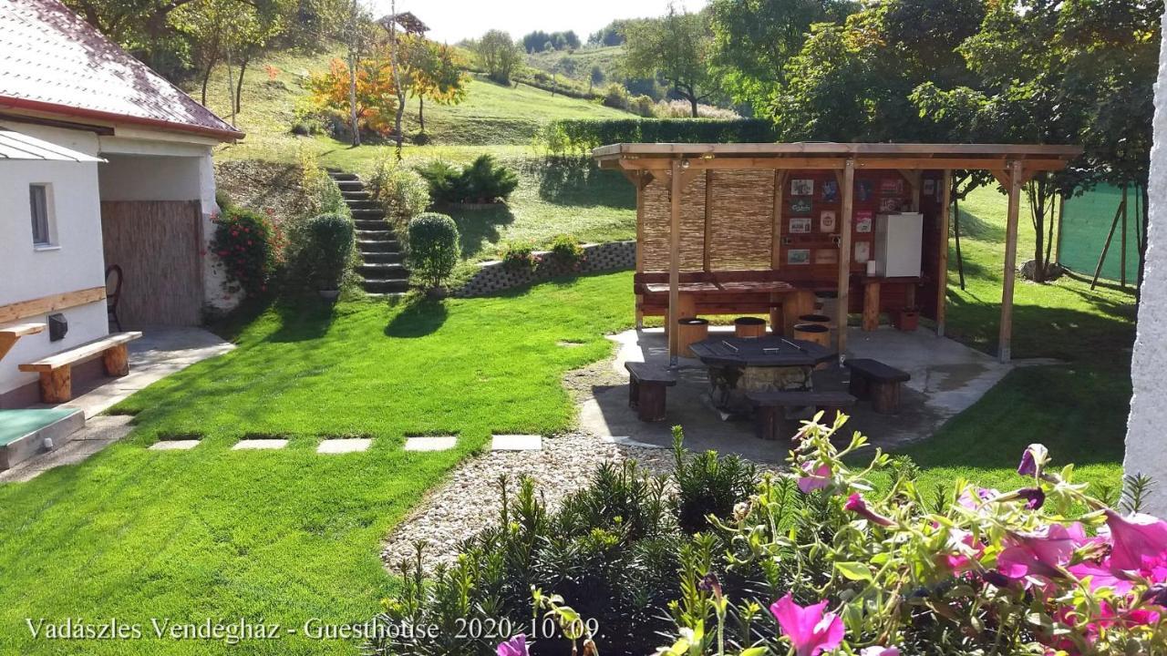 Vadaszles Vendeghaz Bukkszentmarton Exterior foto