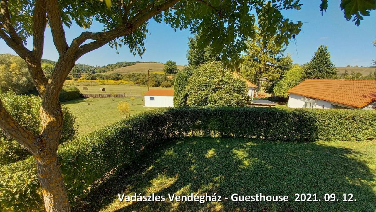 Vadaszles Vendeghaz Bukkszentmarton Exterior foto