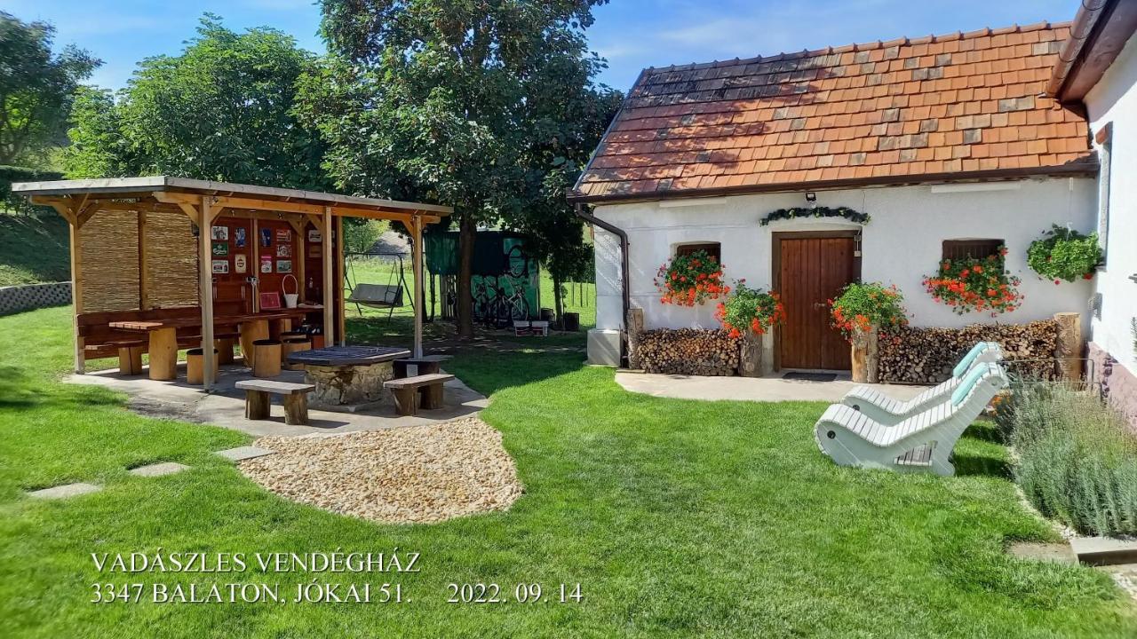 Vadaszles Vendeghaz Bukkszentmarton Exterior foto