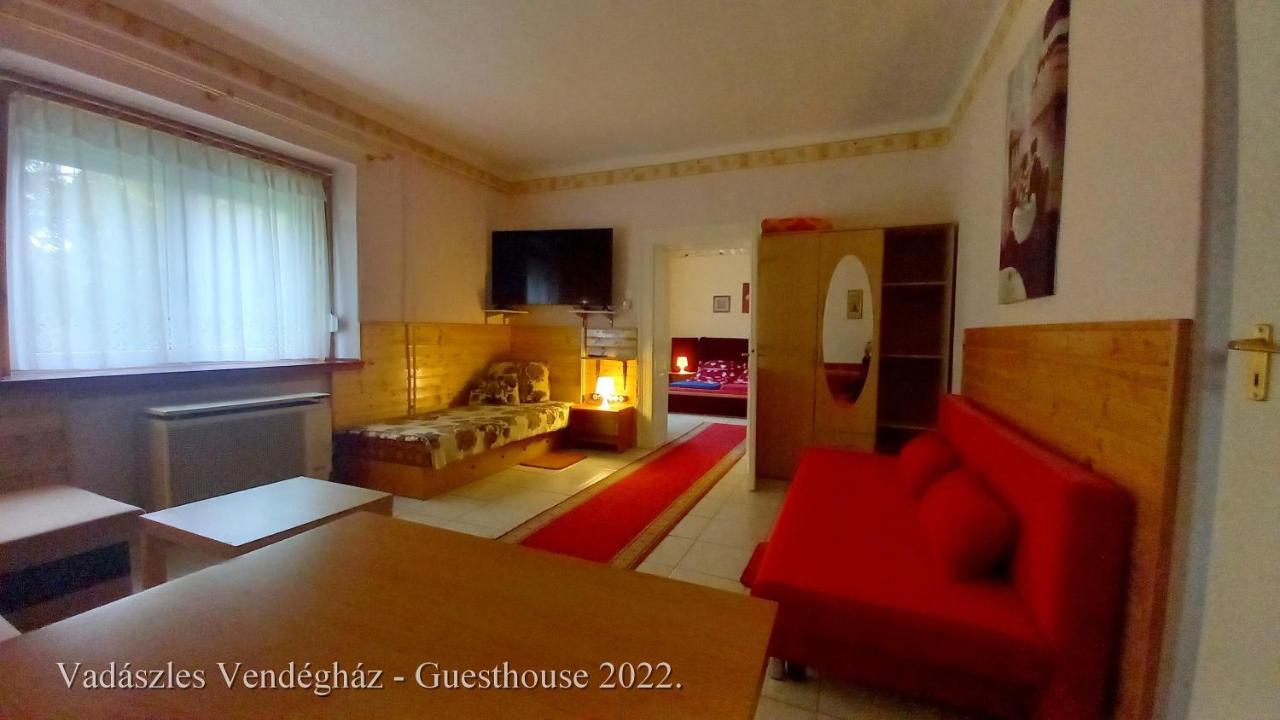 Vadaszles Vendeghaz Bukkszentmarton Exterior foto